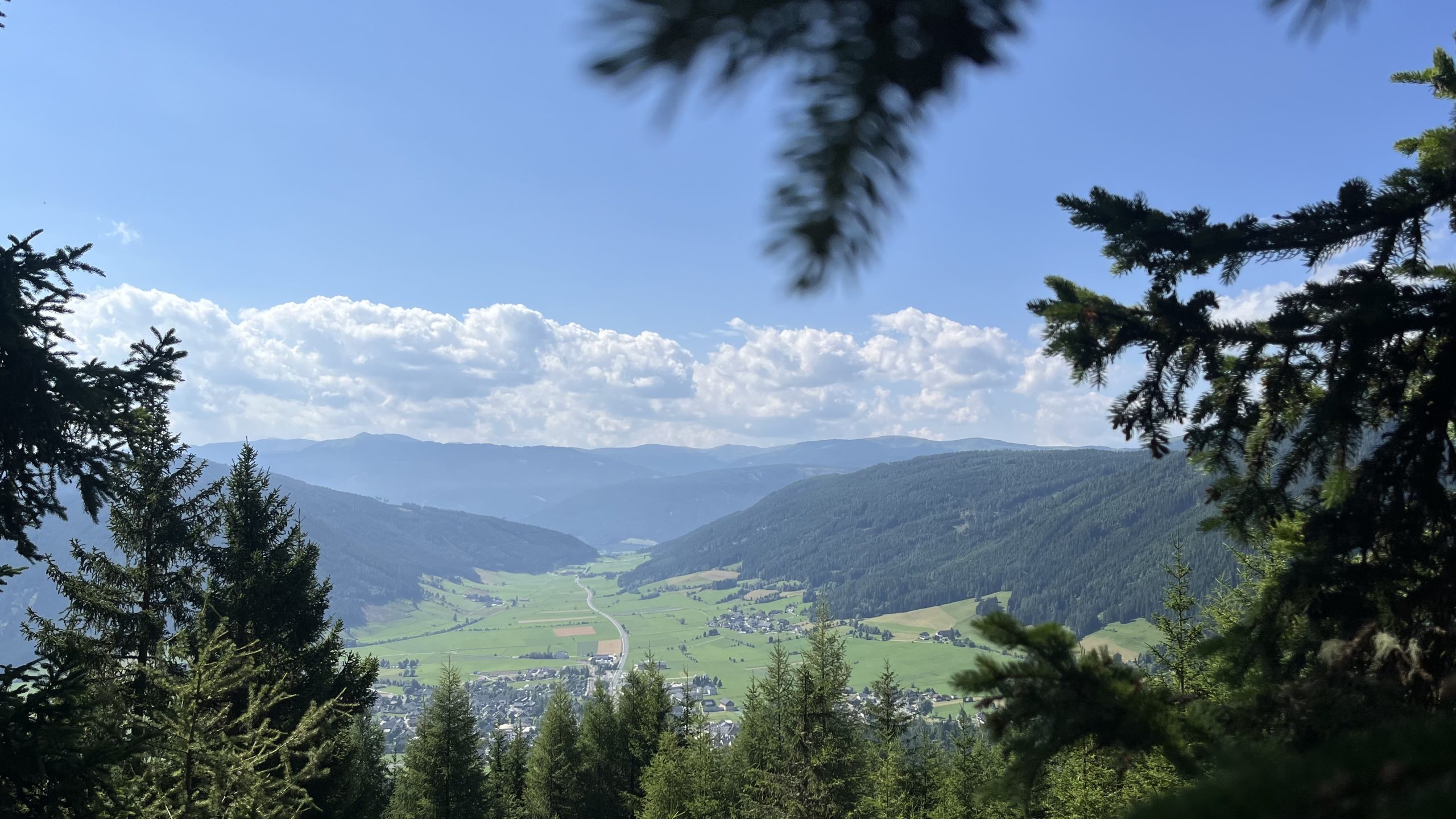 Anstieg Moserkopf: Blick ins Tal