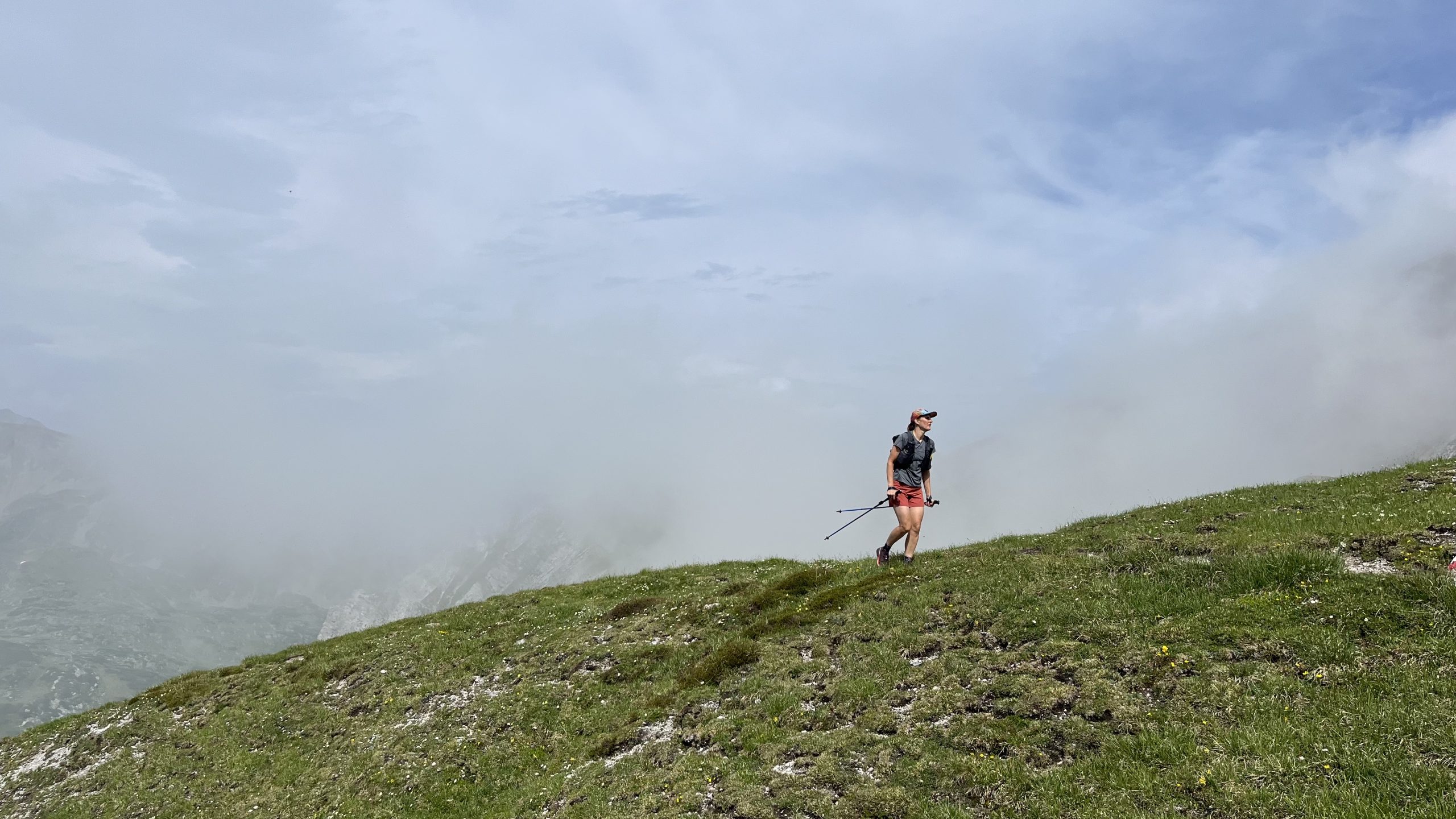 Wolkenspiel kurz vor der Akarscharte